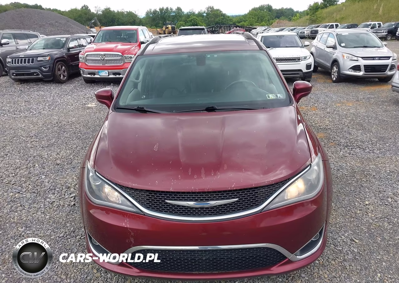 2017 Chrysler Pacifica Touring-L VIN:2C4RC1BG2HR541857 - 6