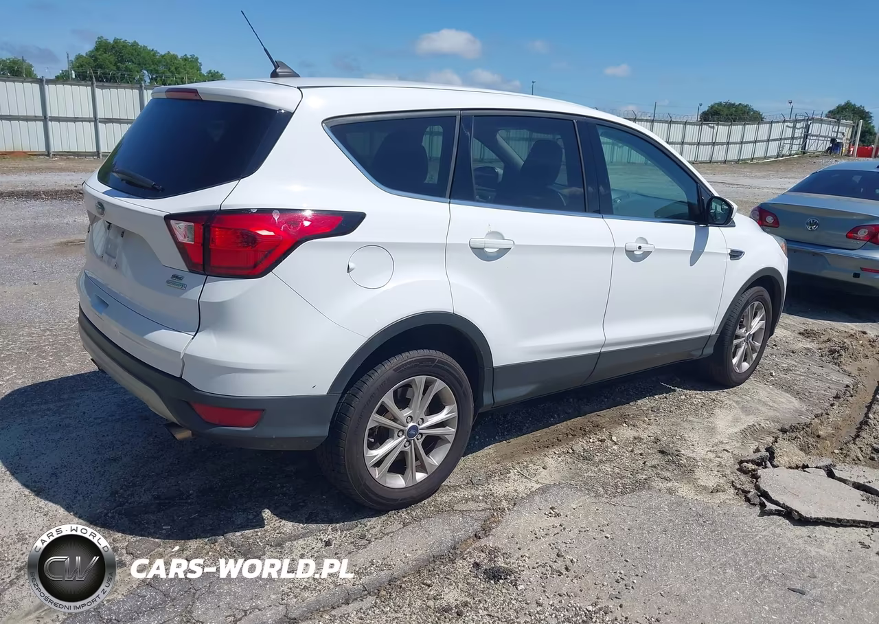 2019 Ford Escape Se VIN:1FMCU0GD2KUA88101 - 4