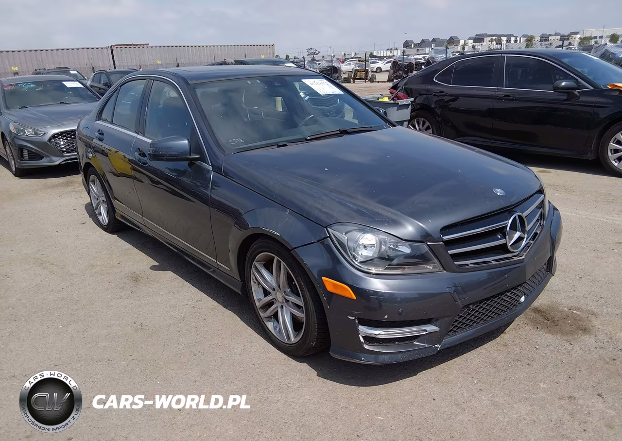 2013 Mercedes-Benz C 300 Sport 4Matic – zdjęcie 1 z 16