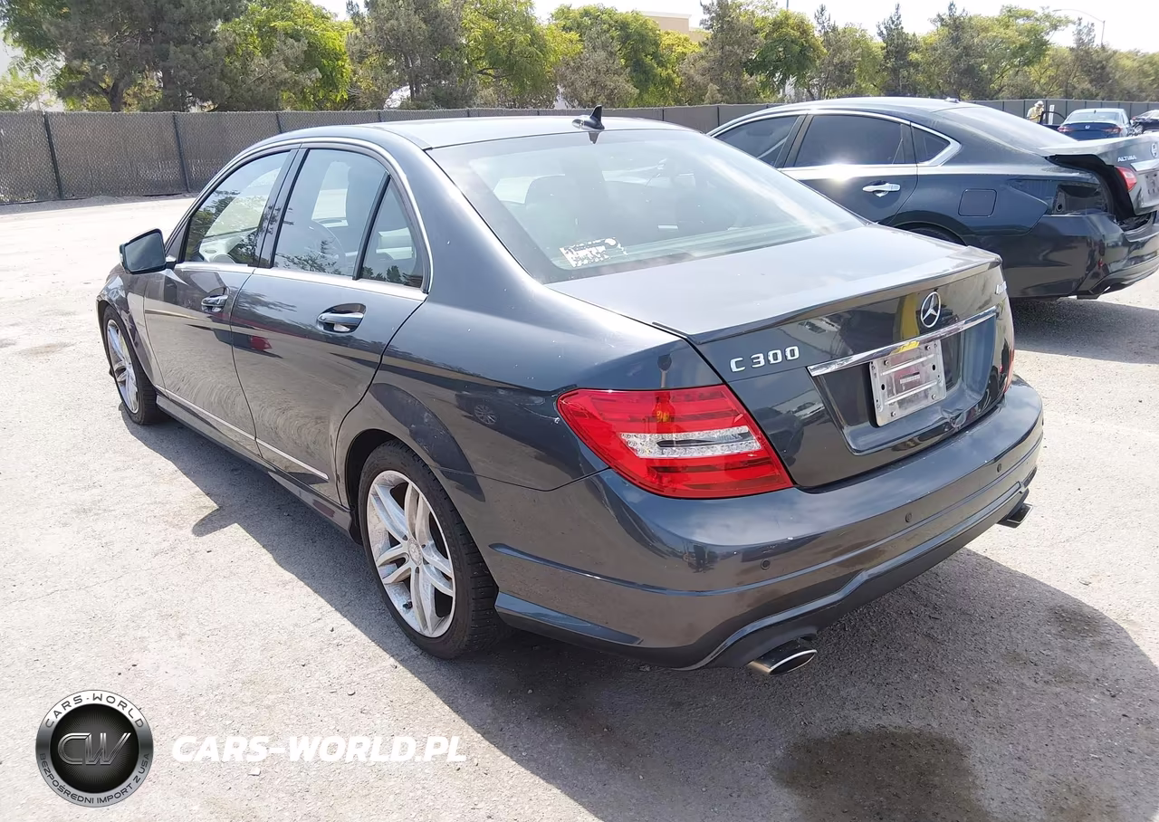2013 Mercedes-Benz C 300 Sport 4Matic VIN:WDDGF8AB2DR283701 - 3