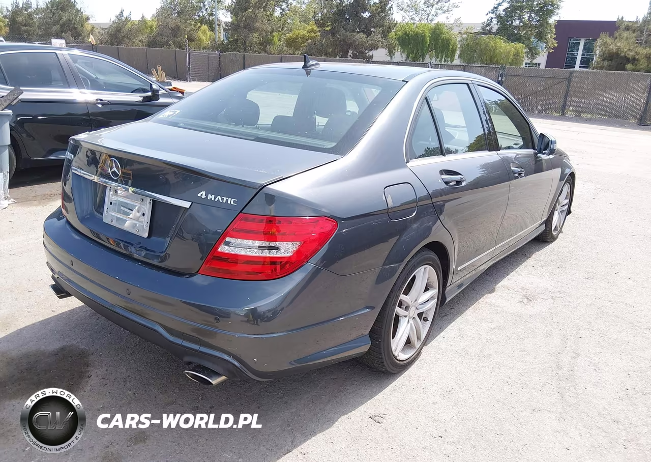 2013 Mercedes-Benz C 300 Sport 4Matic VIN:WDDGF8AB2DR283701 - 4
