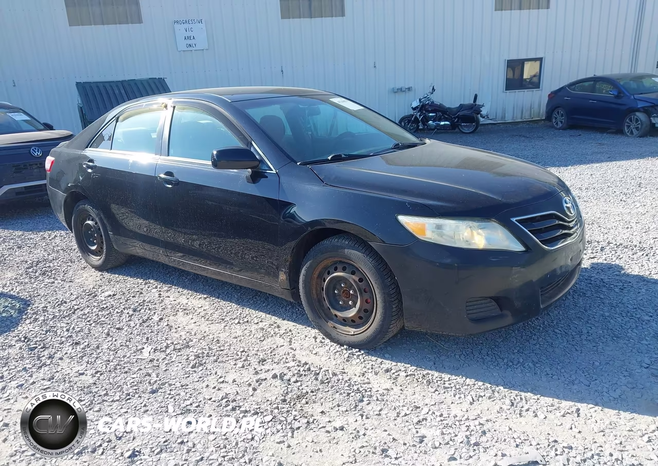 2010 Toyota Camry Le – zdjęcie 1 z 11