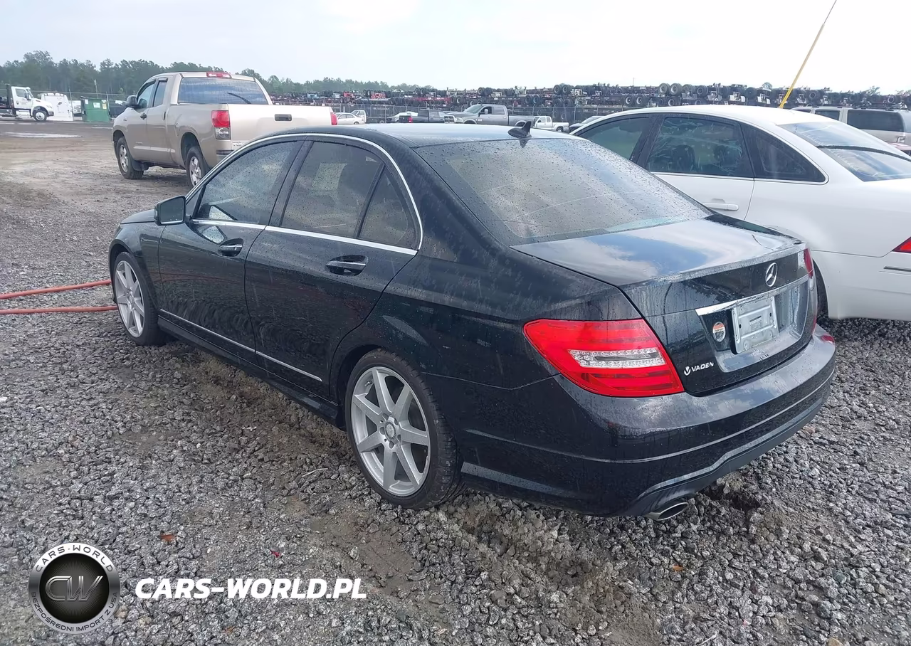 2013 Mercedes-Benz C 250 Sport VIN:WDDGF4HB8DR300600 - 3