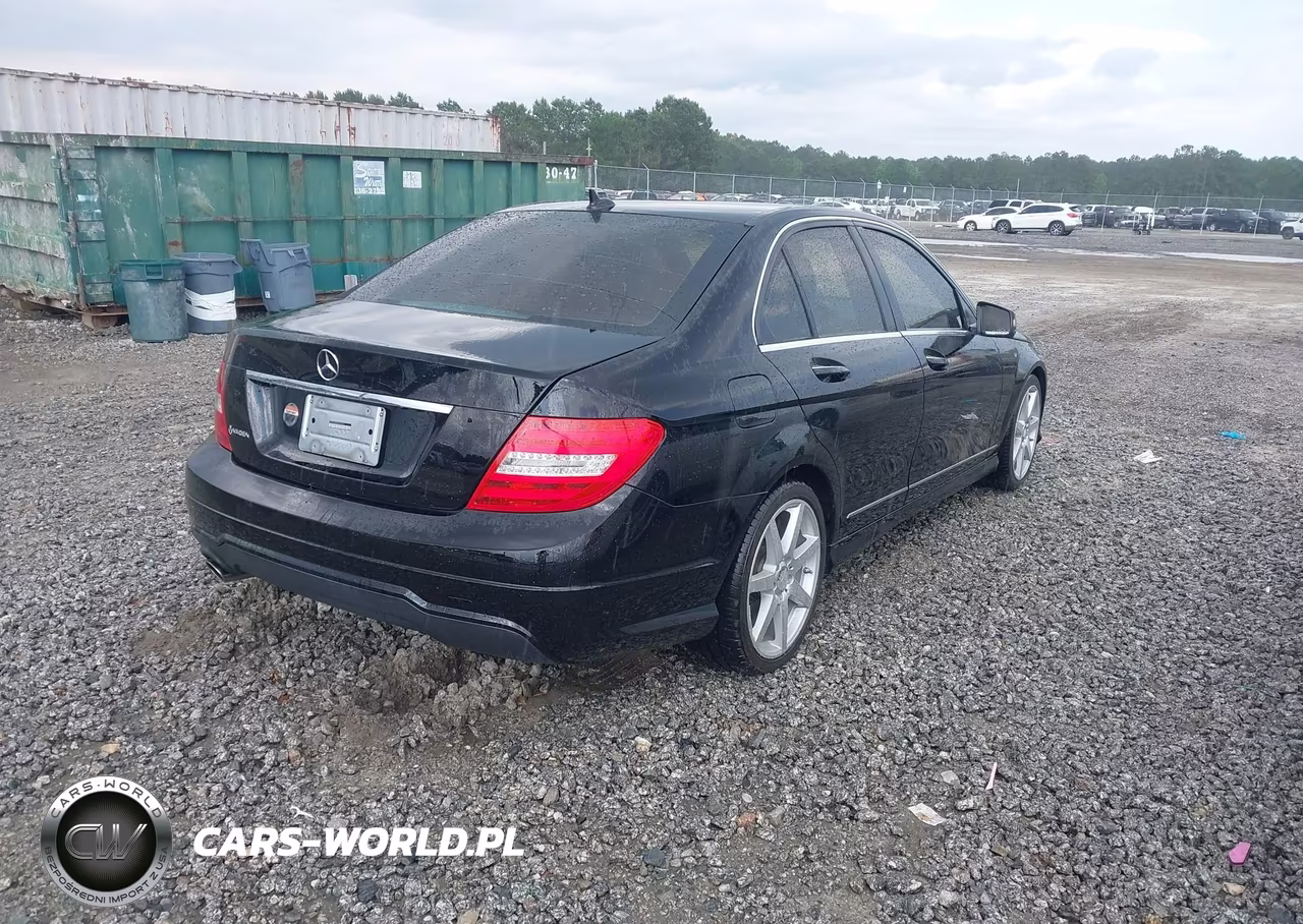 2013 Mercedes-Benz C 250 Sport VIN:WDDGF4HB8DR300600 - 4