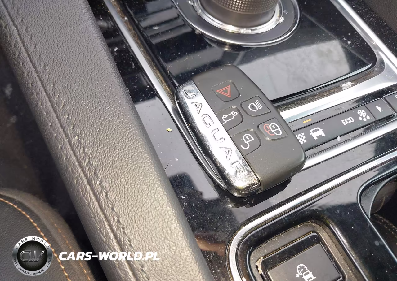 2019 Jaguar F-Pace 25T Prestige VIN:SADCK2FXXKA354410 - 11