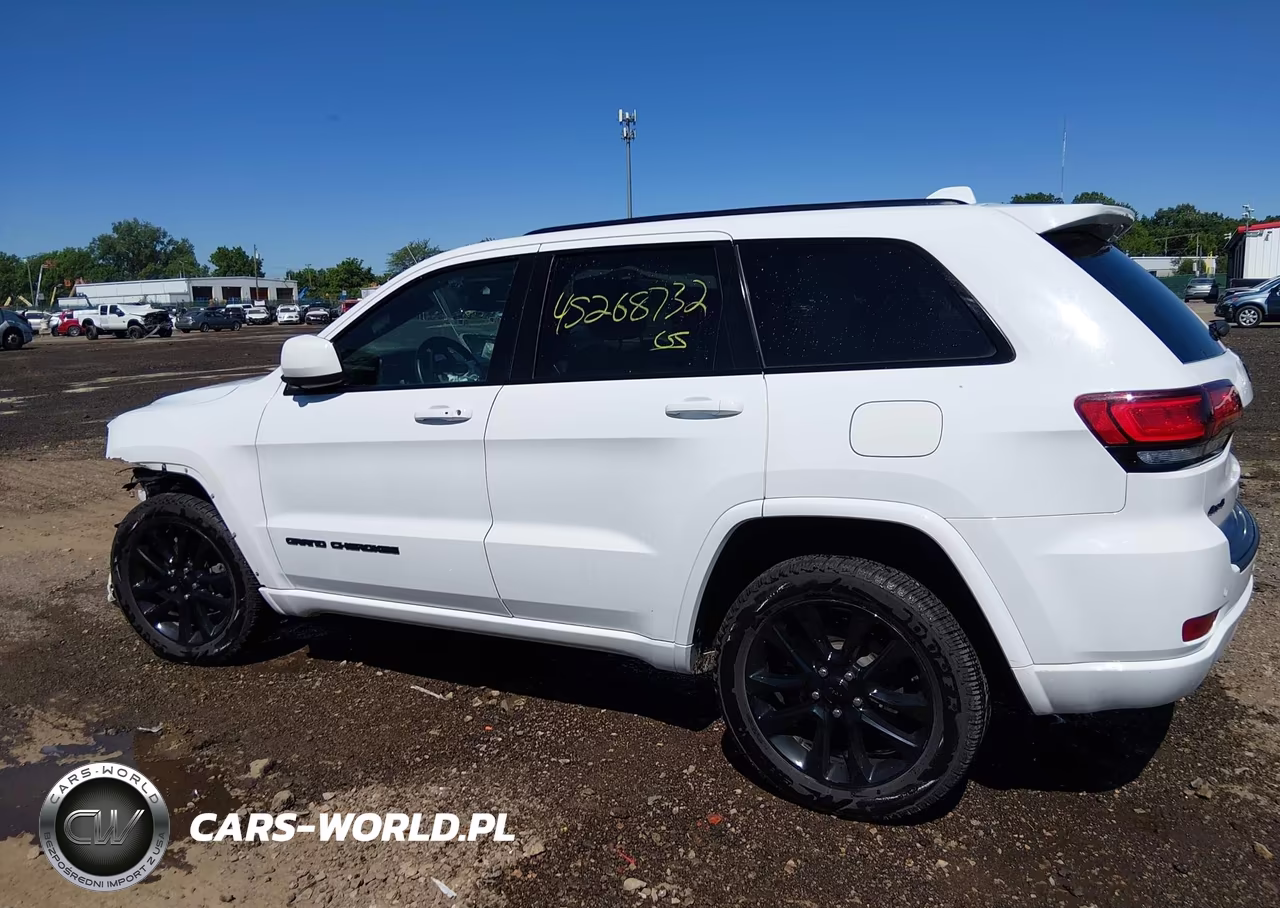 2020 Jeep Grand Cherokee Altitude 4X4 VIN:1C4RJFAG0LC359127 - 14