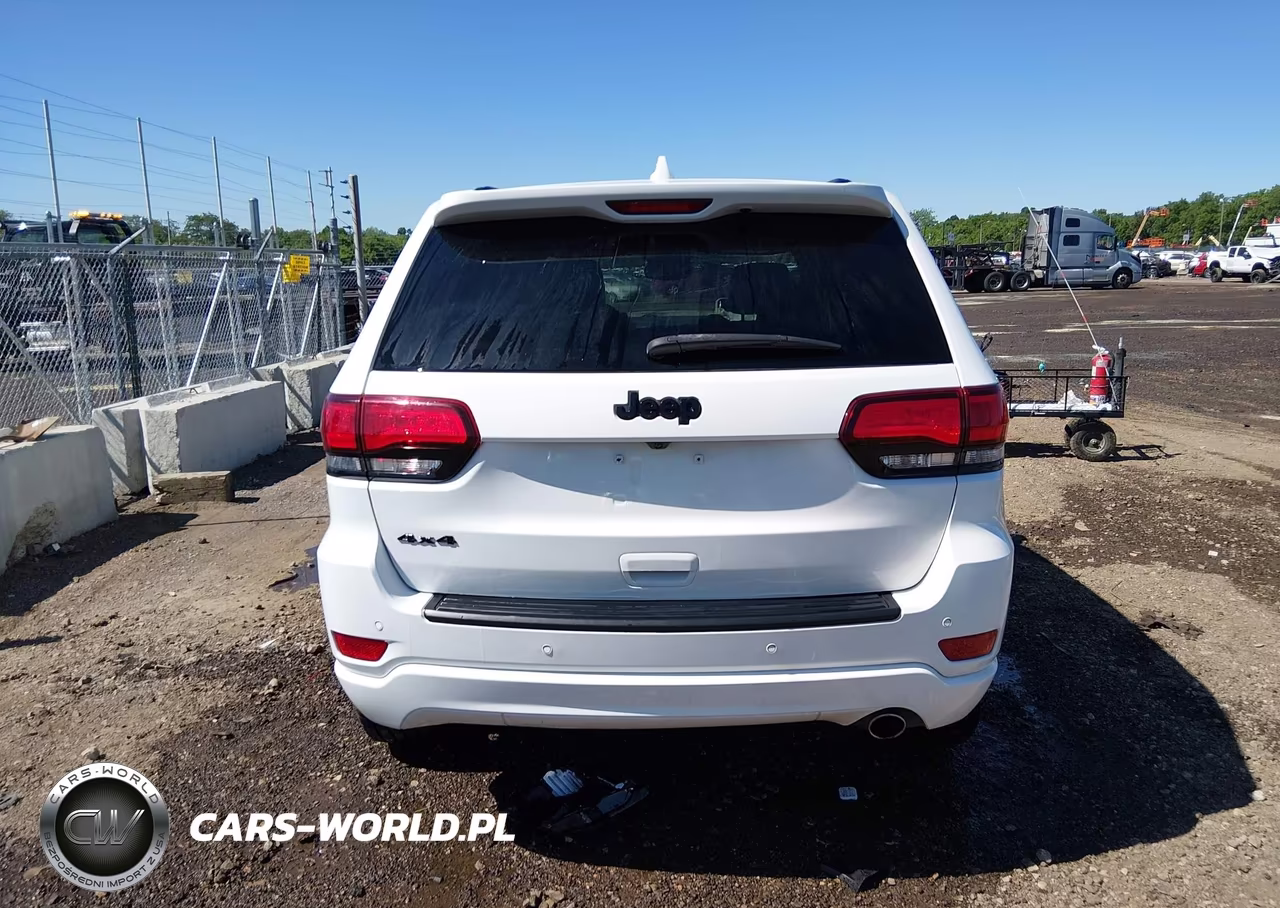 2020 Jeep Grand Cherokee Altitude 4X4 VIN:1C4RJFAG0LC359127 - 16