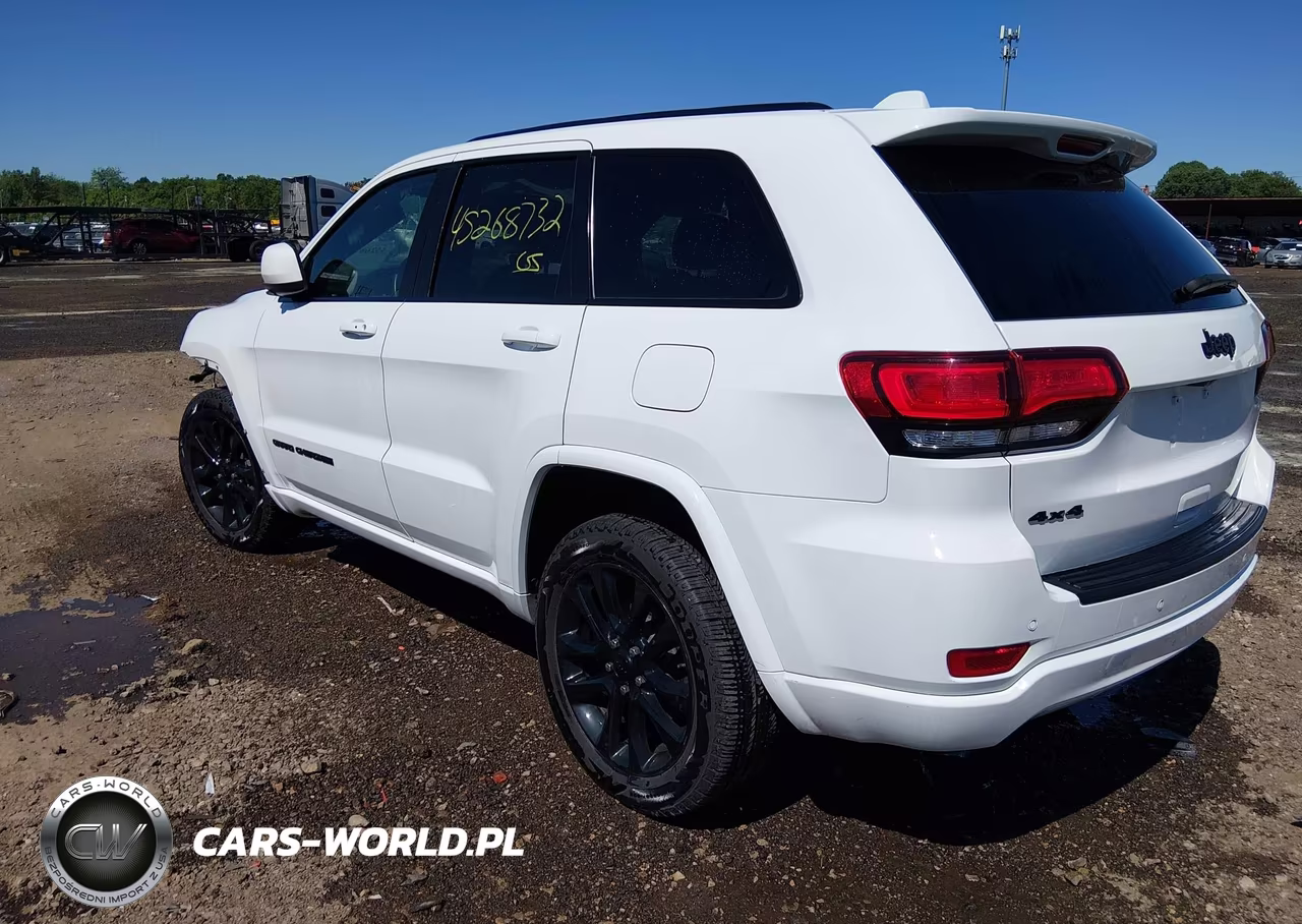2020 Jeep Grand Cherokee Altitude 4X4 VIN:1C4RJFAG0LC359127 - 3