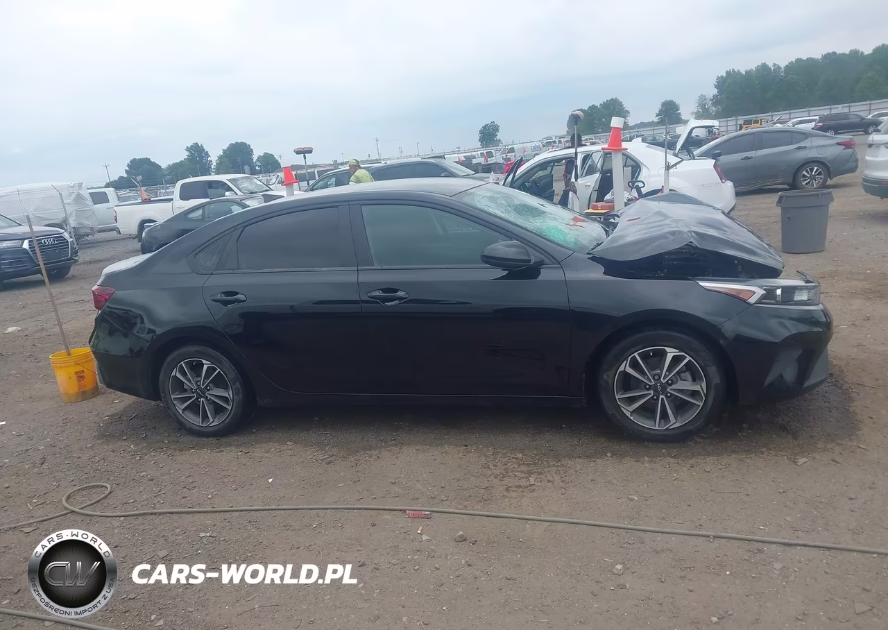 2022 Kia Forte Lxs VIN:3KPF24AD5NE425161 - 13