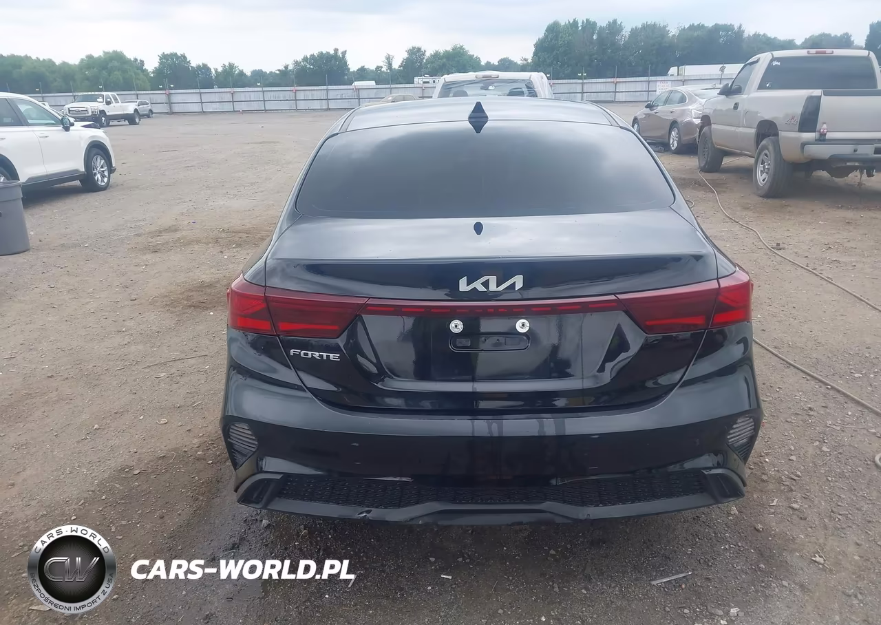 2022 Kia Forte Lxs VIN:3KPF24AD5NE425161 - 16