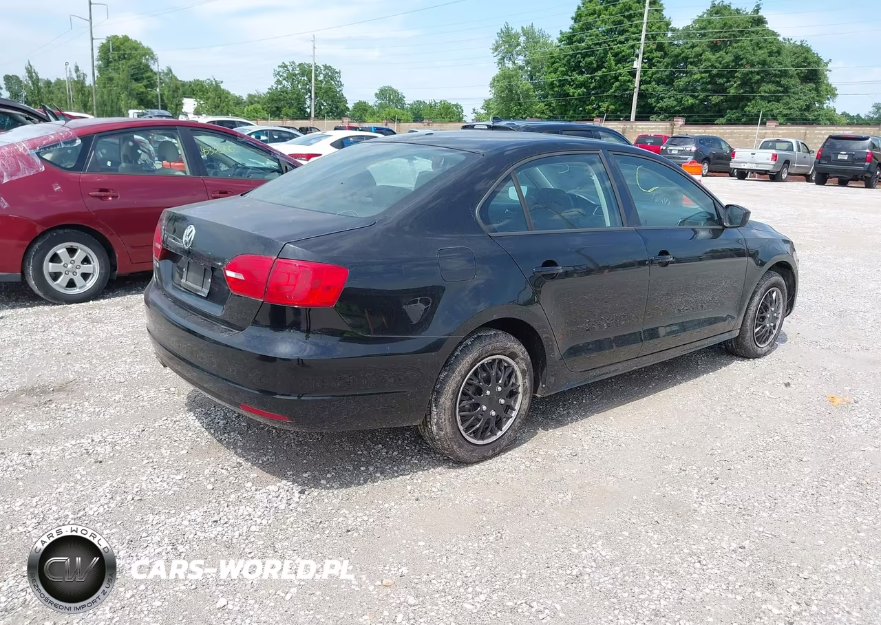 2012 Volkswagen Jetta 2.0L S VIN:3VW2K7AJ7CM358133 - 4