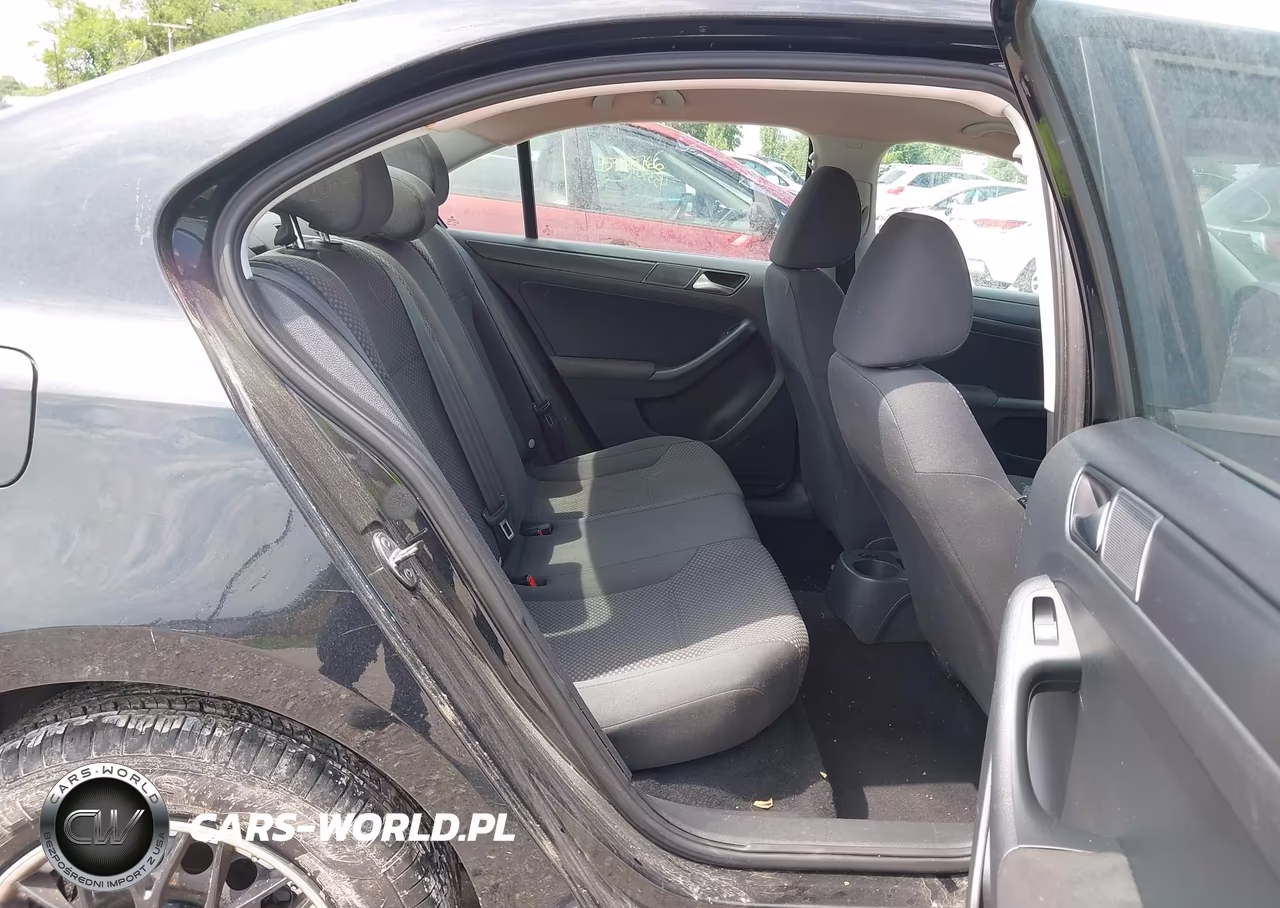2012 Volkswagen Jetta 2.0L S VIN:3VW2K7AJ7CM358133 - 8
