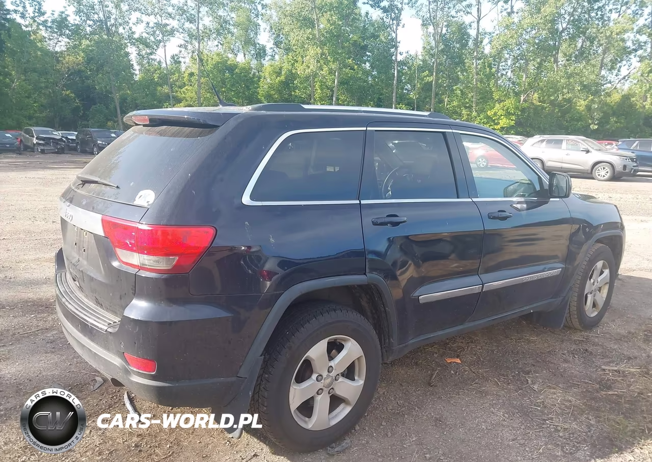 2011 Jeep Grand Cherokee Laredo VIN:1J4RR4GG3BC511723 - 4