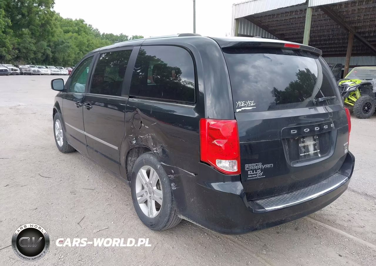 2016 Dodge Grand Caravan Crew VIN:2C4RDGDG1GR176745 - 3