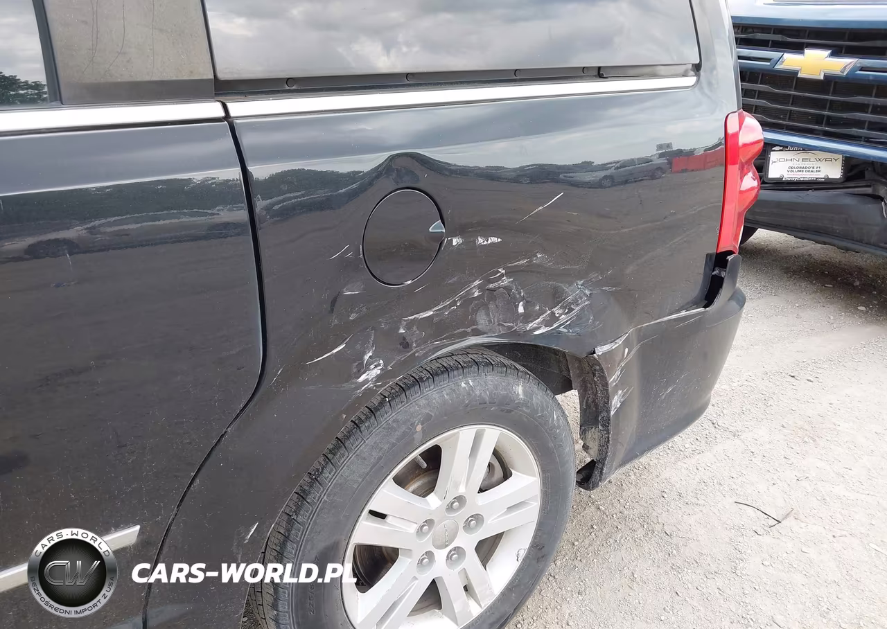 2016 Dodge Grand Caravan Crew VIN:2C4RDGDG1GR176745 - 6