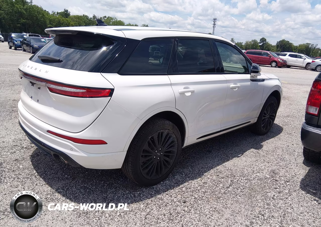 2024 Lincoln Corsair Premiere VIN:5LMCJ1CA0RUL03931 - 4