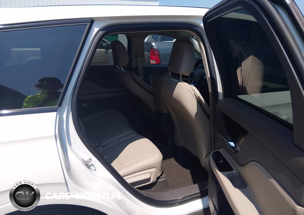 2024 Lincoln Corsair Premiere VIN:5LMCJ1CA0RUL03931 - 8