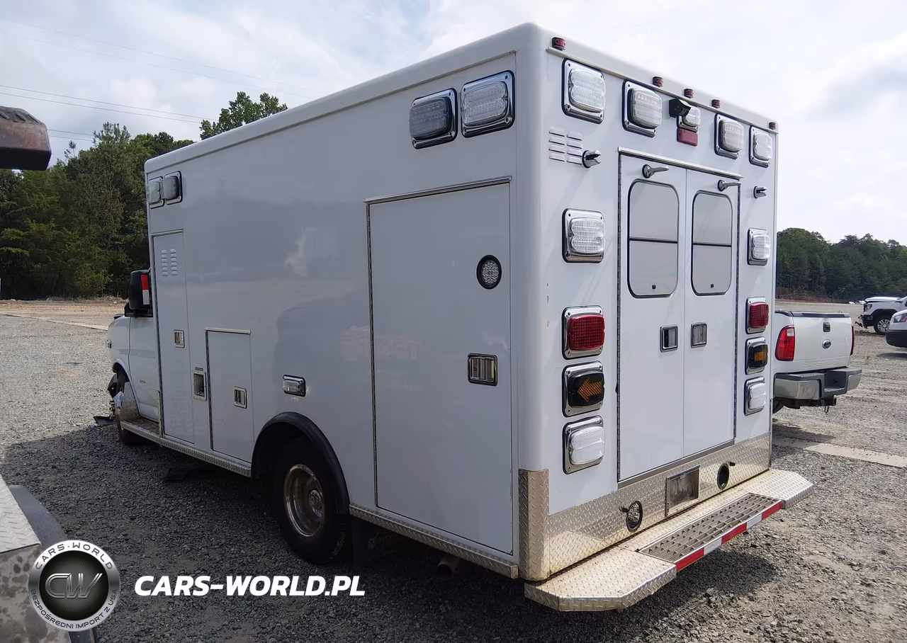 2019 Chevrolet Express Cutaway 4500 VIN:1GB3GRCG4K1253409 - 3