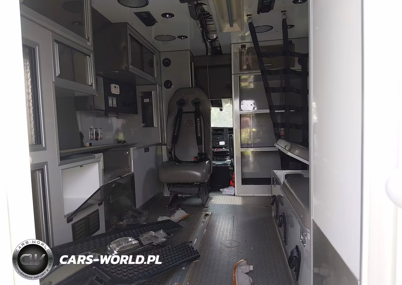 2019 Chevrolet Express Cutaway 4500 VIN:1GB3GRCG4K1253409 - 6