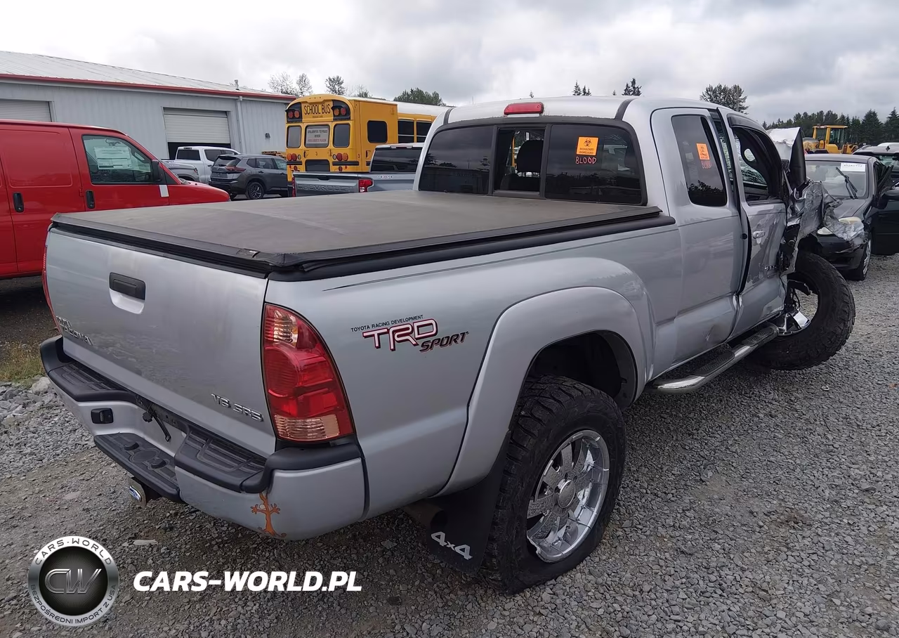2005 Toyota Tacoma Base V6 VIN:5TEUU42N05Z016714 - 4