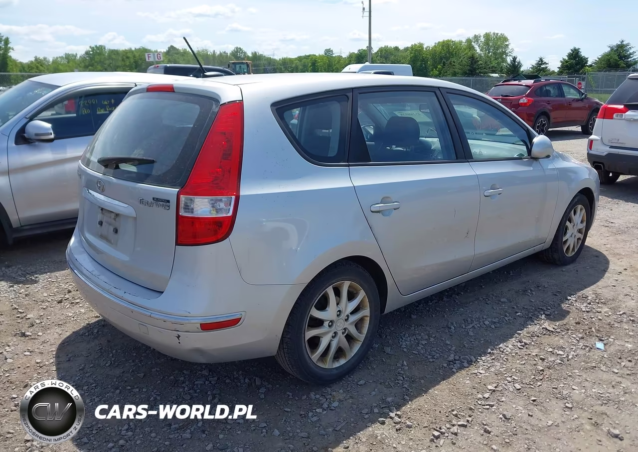 2009 Hyundai Elantra Touring VIN:KMHDC86E79U045643 - 4