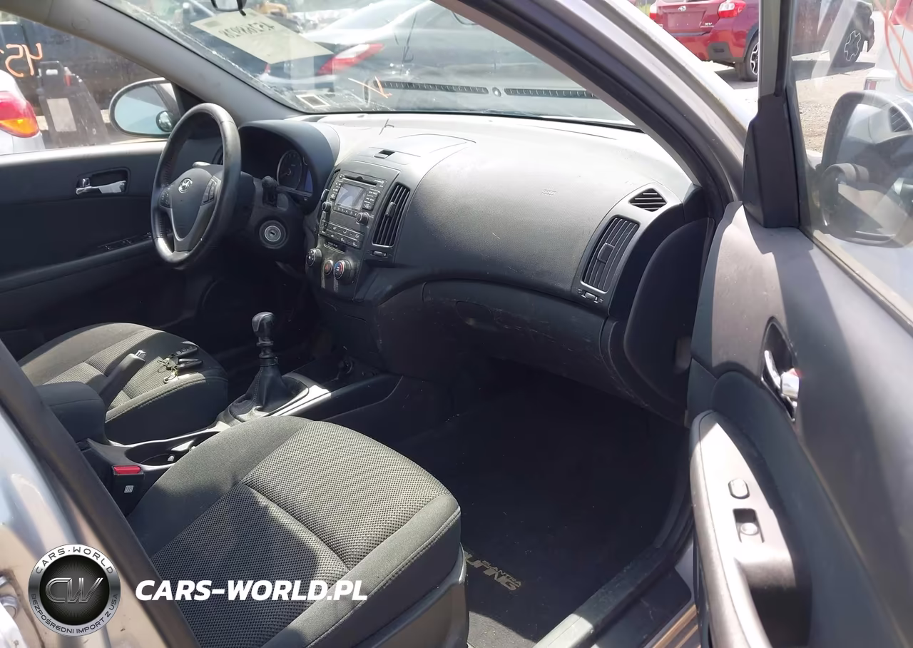 2009 Hyundai Elantra Touring VIN:KMHDC86E79U045643 - 5