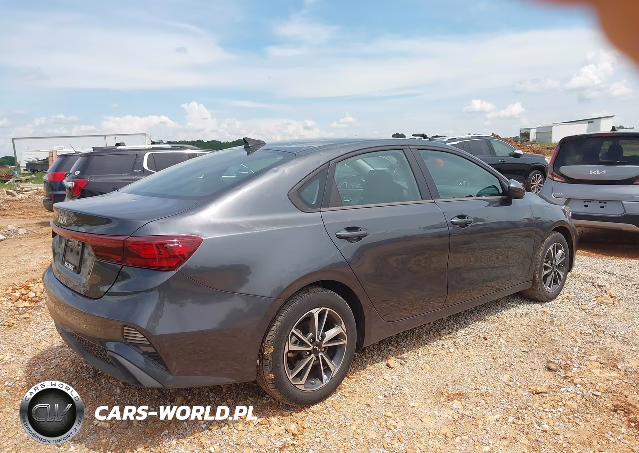 2024 Kia Forte Lxs VIN:3KPF24AD1RE770631 - 4