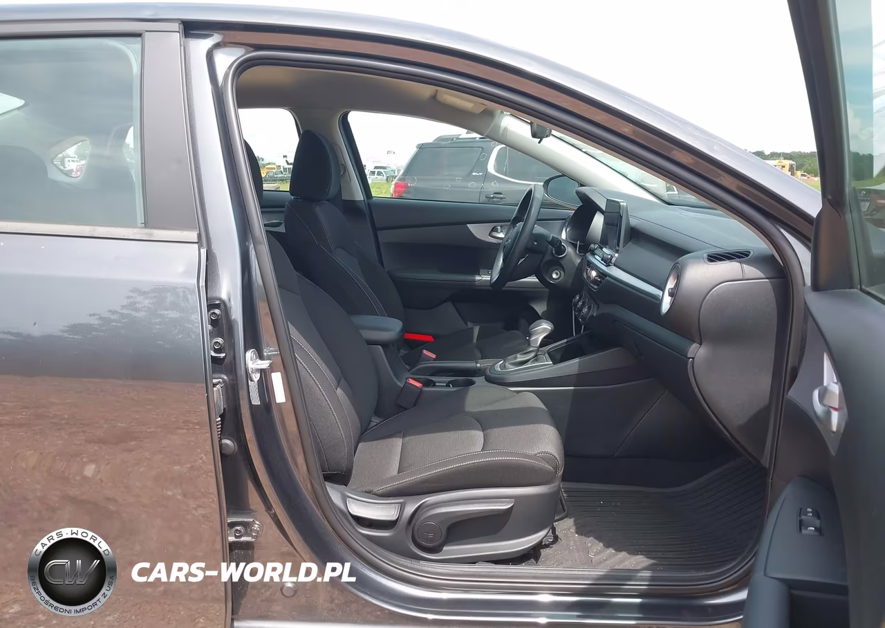 2024 Kia Forte Lxs VIN:3KPF24AD1RE770631 - 5