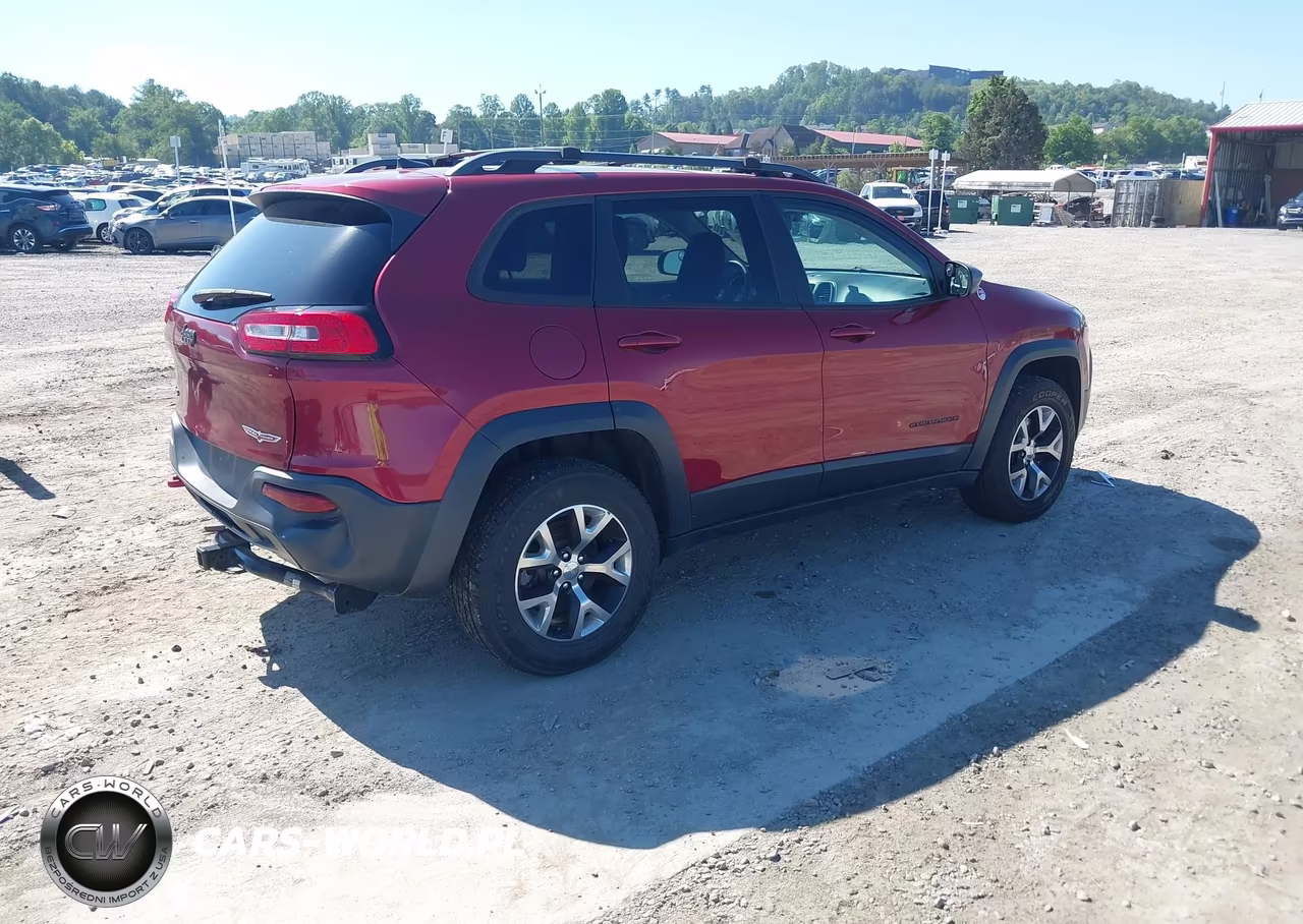 2015 Jeep Cherokee Trailhawk VIN:1C4PJMBS7FW785625 - 4