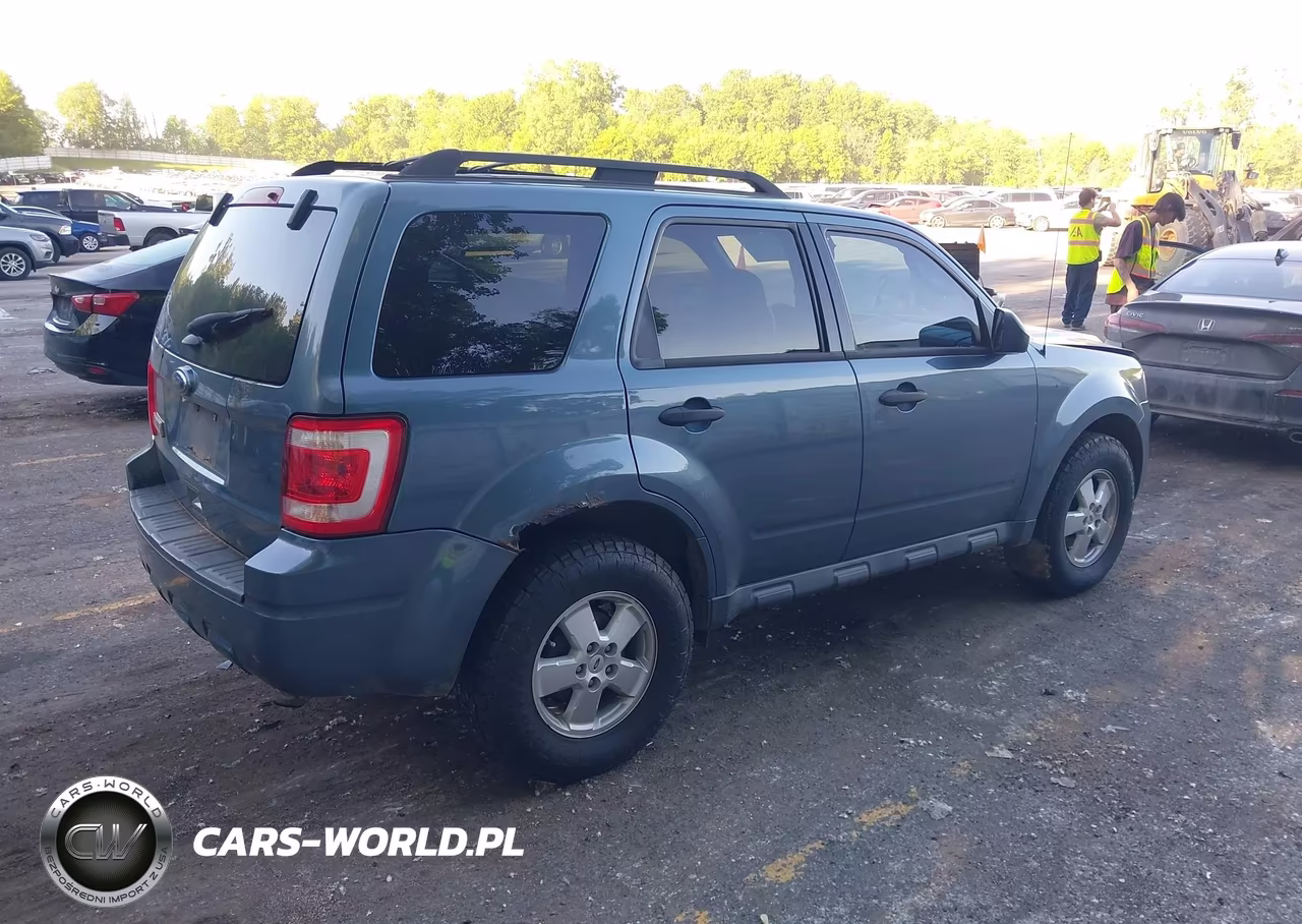 2011 Ford Escape Xlt VIN:1FMCU9D79BKB38734 - 4