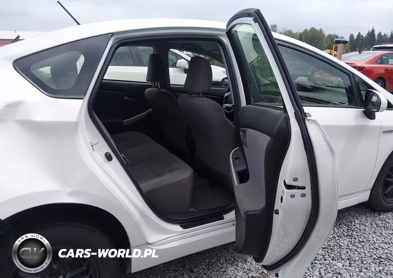 2015 Toyota Prius Two VIN:JTDKN3DU2F0482956 - 8