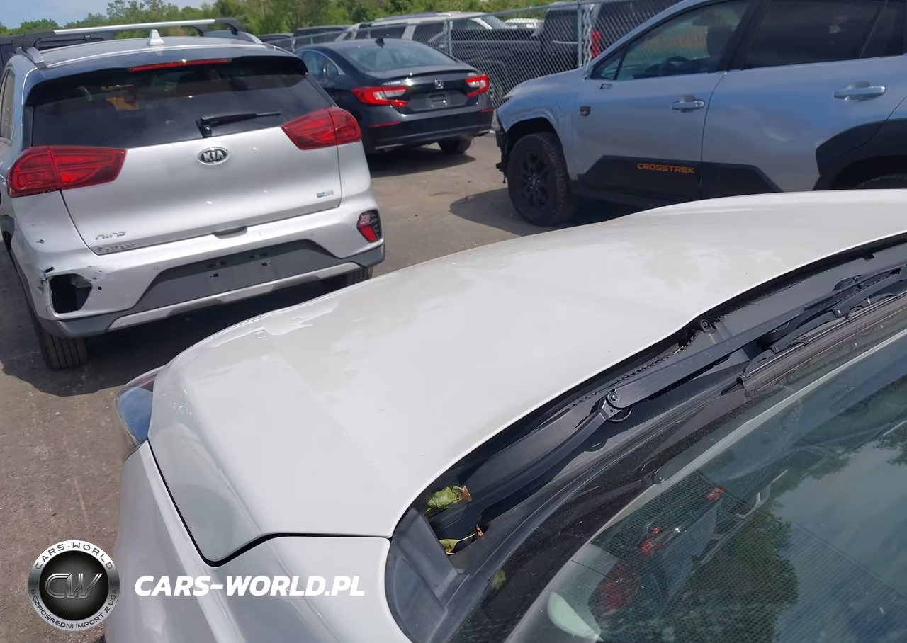 2017 Subaru Forester 2.5I Touring VIN:JF2SJATC7HH407023 - 6