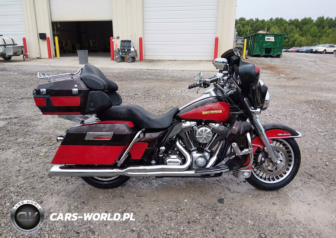 2010 Harley-Davidson Flhtcu VIN:1HD1FC41XAB630071 - 12