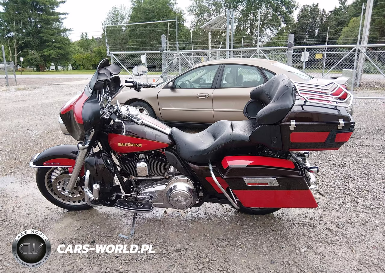 2010 Harley-Davidson Flhtcu VIN:1HD1FC41XAB630071 - 13