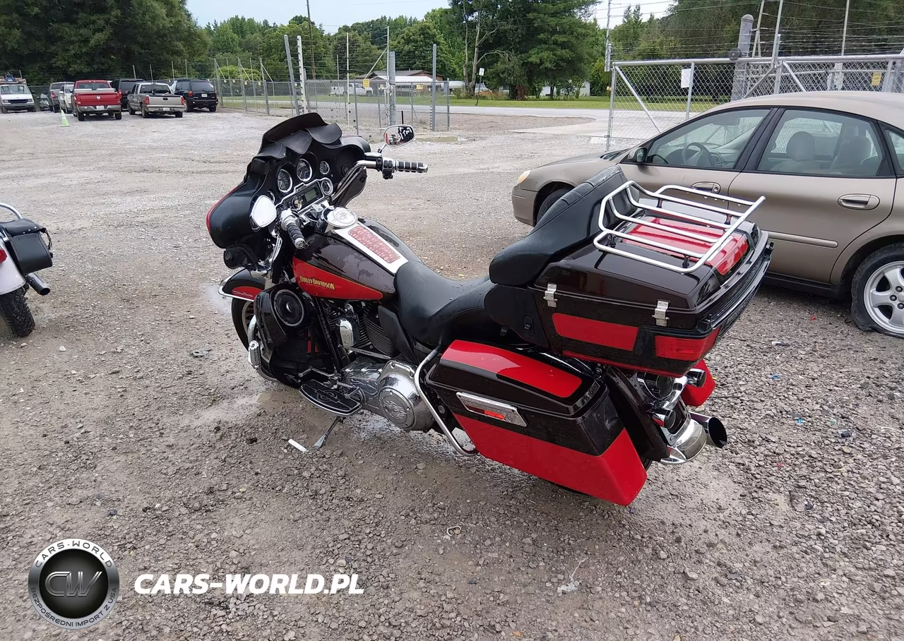 2010 Harley-Davidson Flhtcu VIN:1HD1FC41XAB630071 - 3