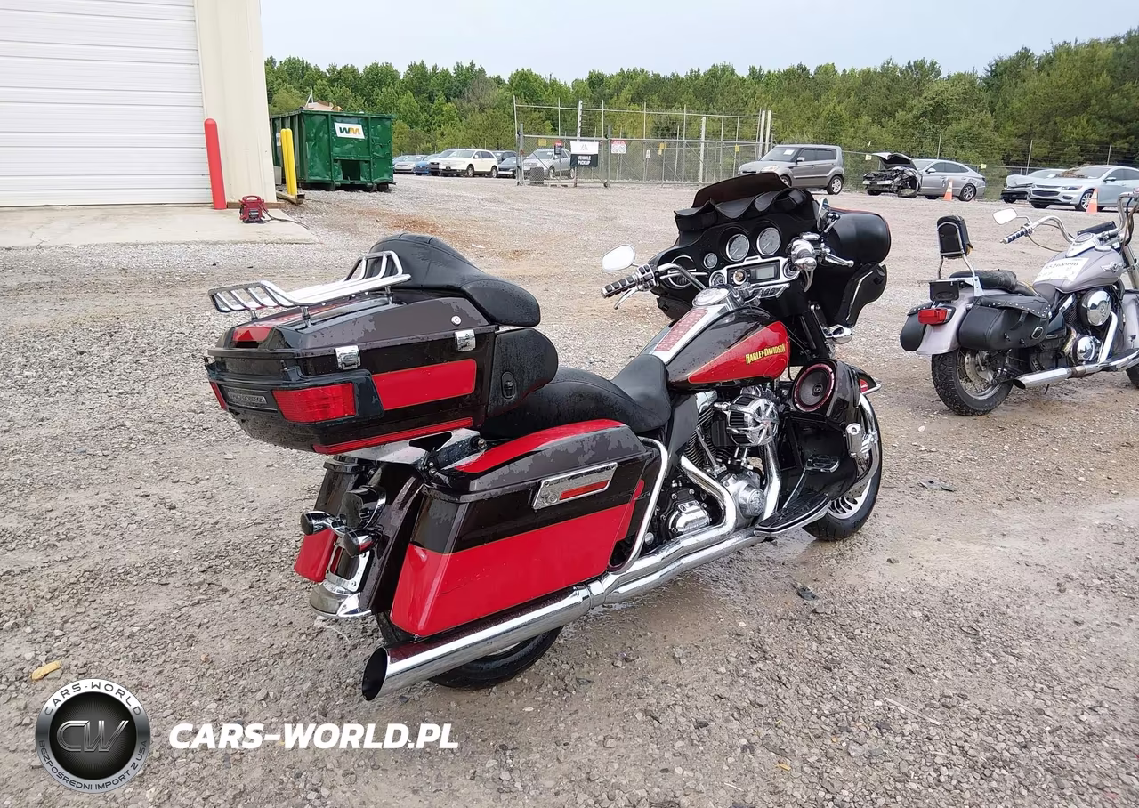 2010 Harley-Davidson Flhtcu VIN:1HD1FC41XAB630071 - 4