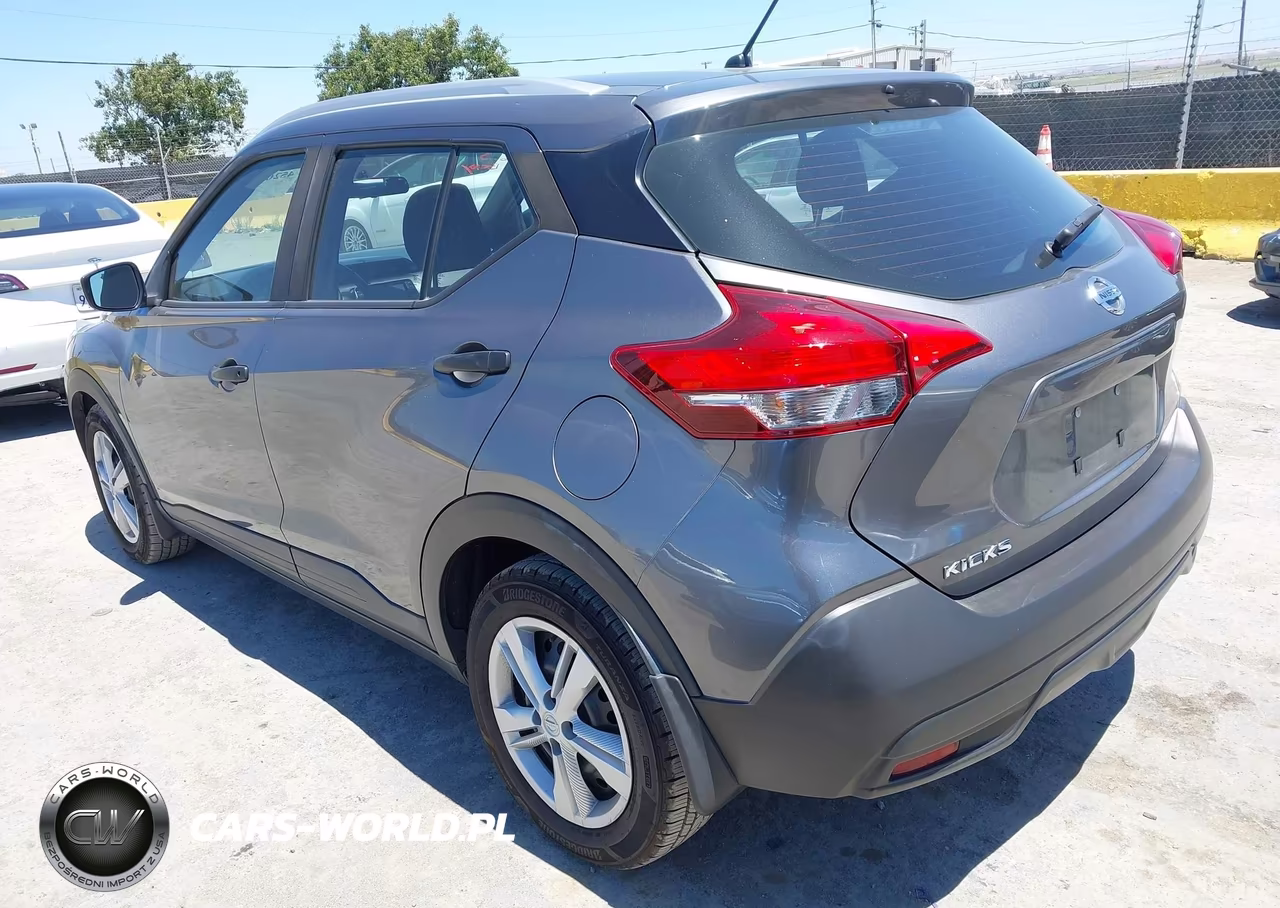 2018 Nissan Kicks S VIN:3N1CP5CU4JL514221 - 3