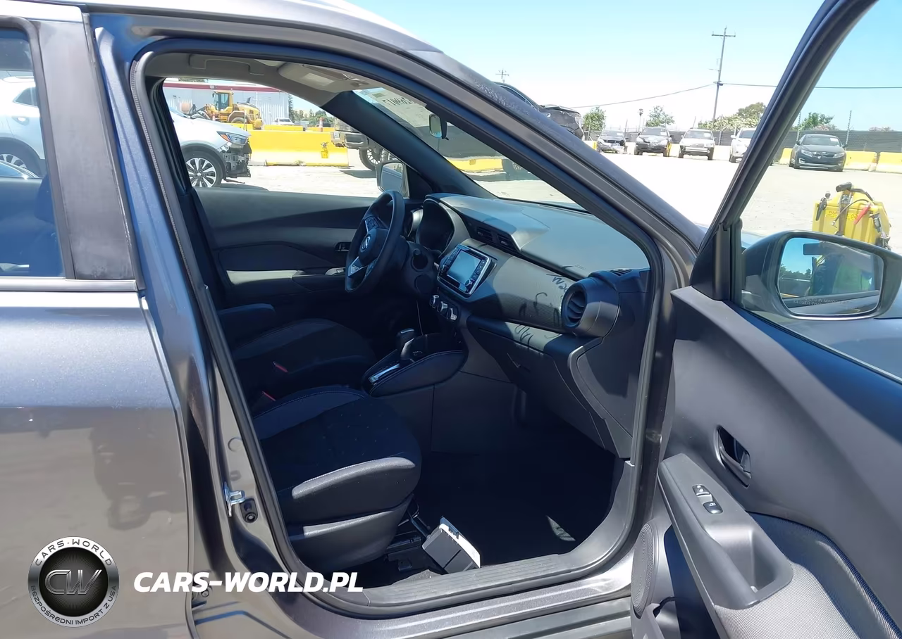 2018 Nissan Kicks S VIN:3N1CP5CU4JL514221 - 5