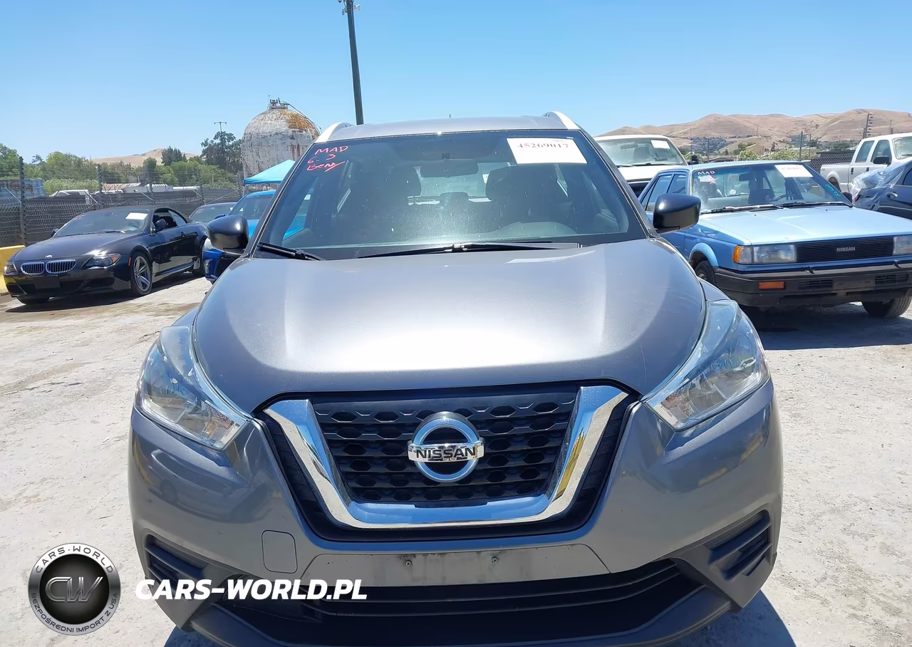 2018 Nissan Kicks S VIN:3N1CP5CU4JL514221 - 6
