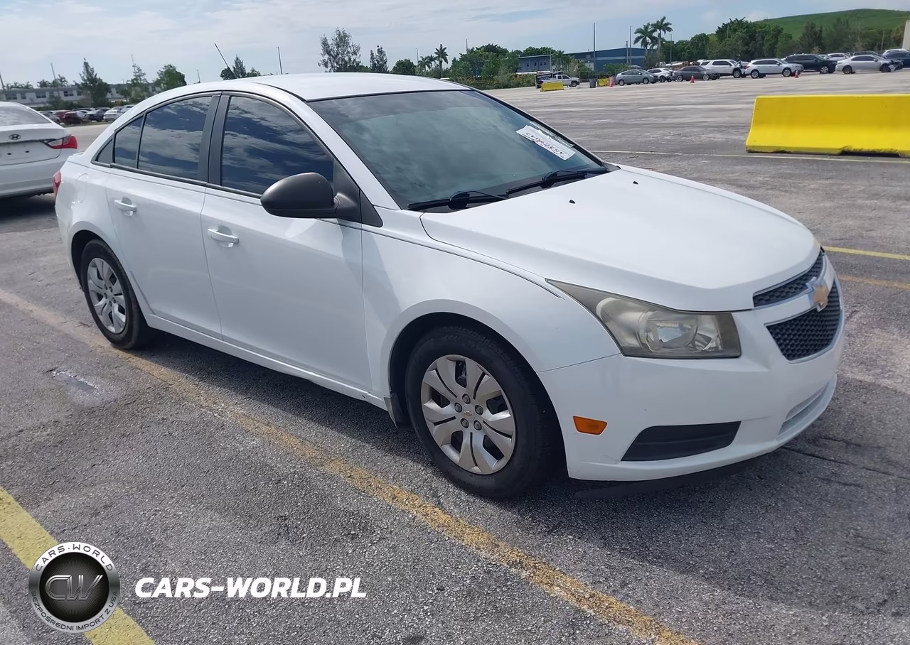 2014 Chevrolet Cruze Ls Auto – zdjęcie 1 z 11