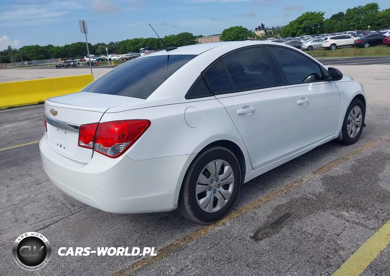 2014 Chevrolet Cruze Ls Auto VIN:1G1PA5SH5E7393609 - 4