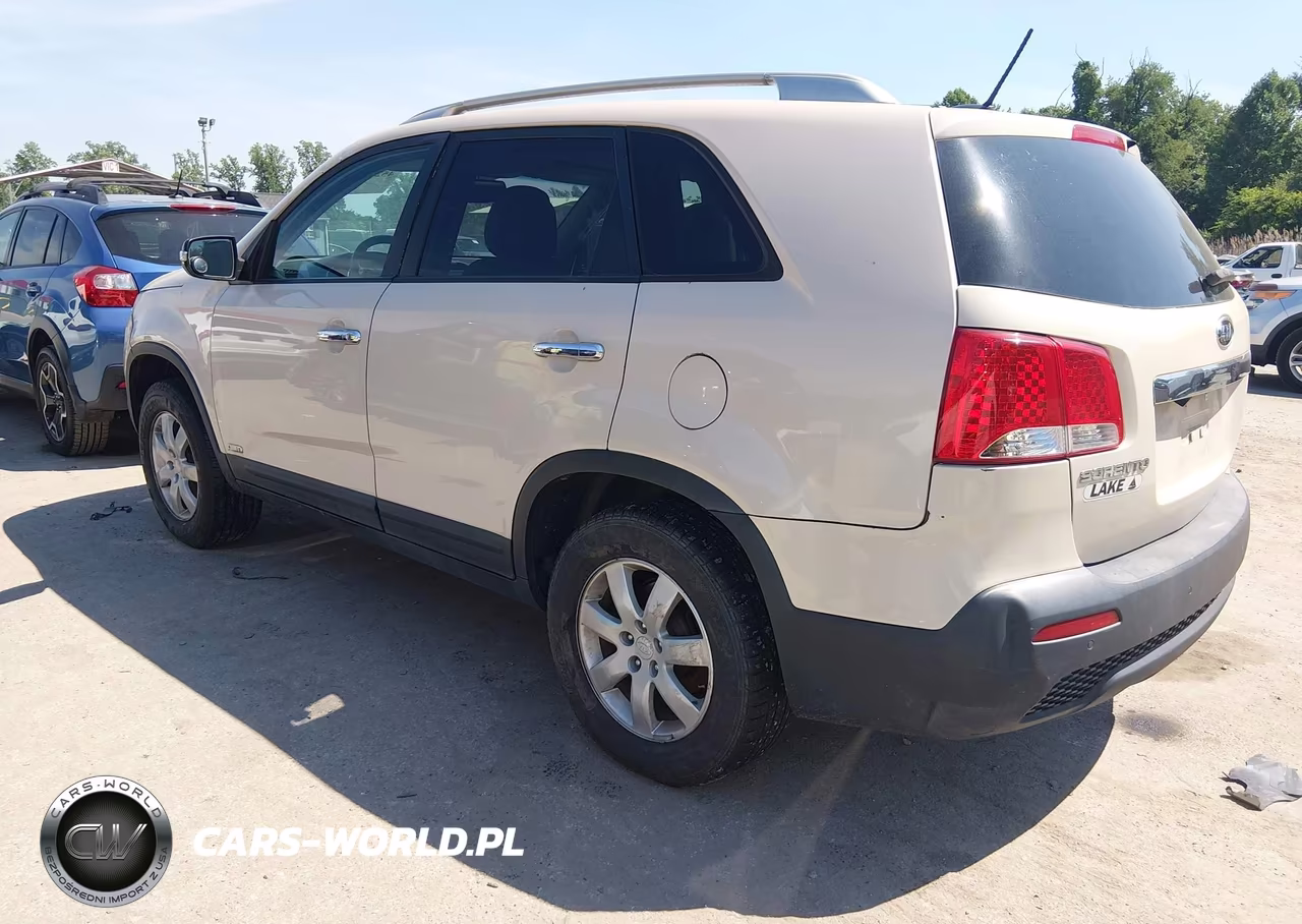 2011 Kia Sorento Lx VIN:5XYKTCA15BG112007 - 3