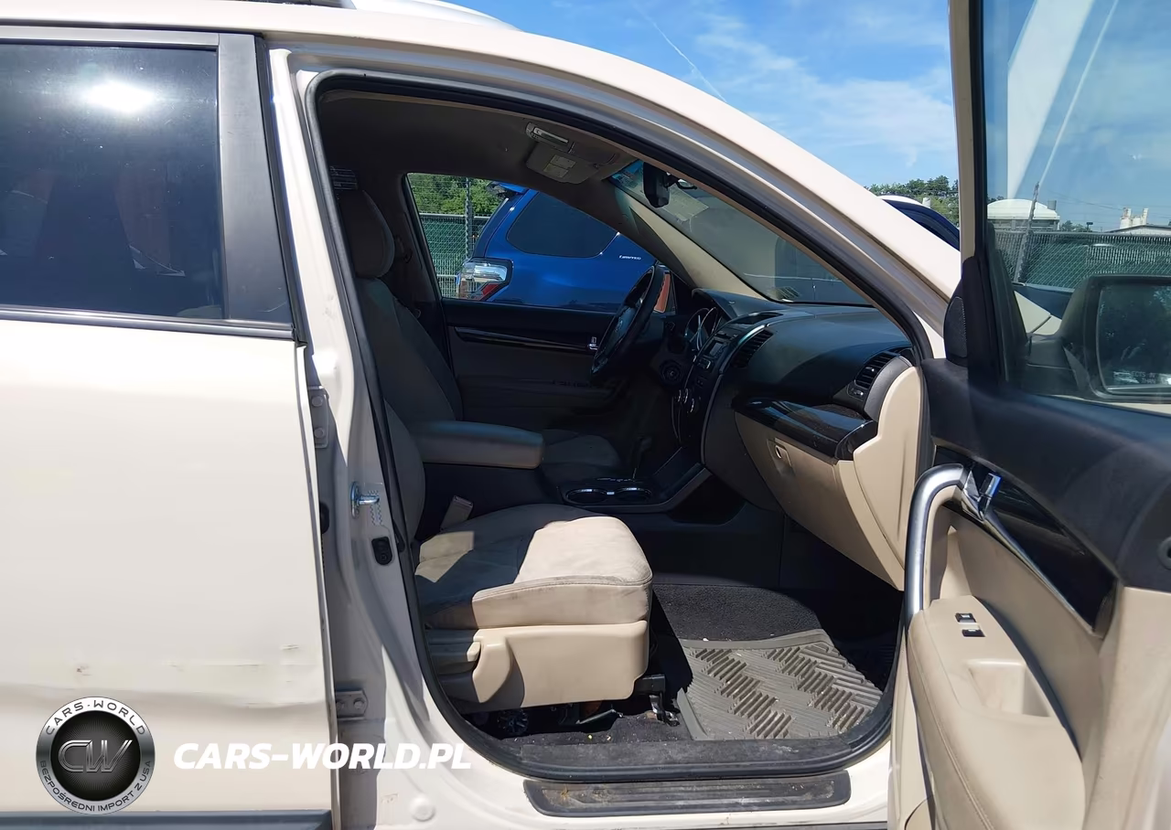 2011 Kia Sorento Lx VIN:5XYKTCA15BG112007 - 5