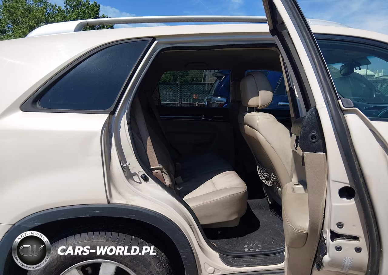 2011 Kia Sorento Lx VIN:5XYKTCA15BG112007 - 8