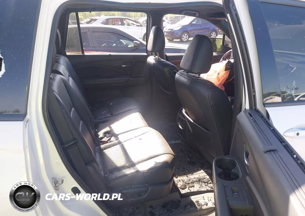 2019 Honda Passport Elite VIN:5FNYF8H03KB005377 - 8