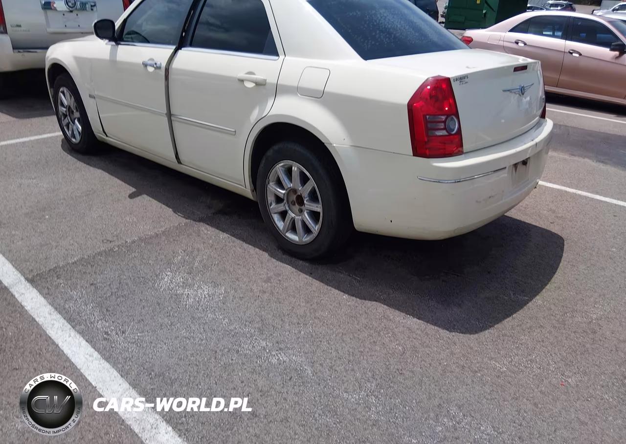 2008 Chrysler 300 Touring VIN:2C3LA53G98H223083 - 3