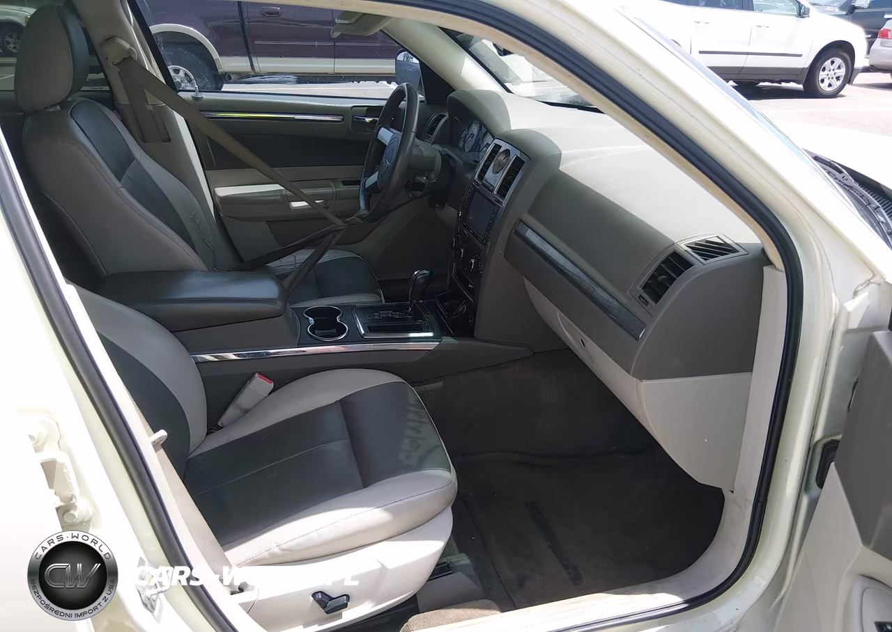 2008 Chrysler 300 Touring VIN:2C3LA53G98H223083 - 5