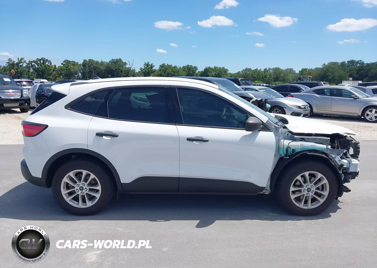2022 Ford Escape S VIN:1FMCU0F66NUB56746 - 14