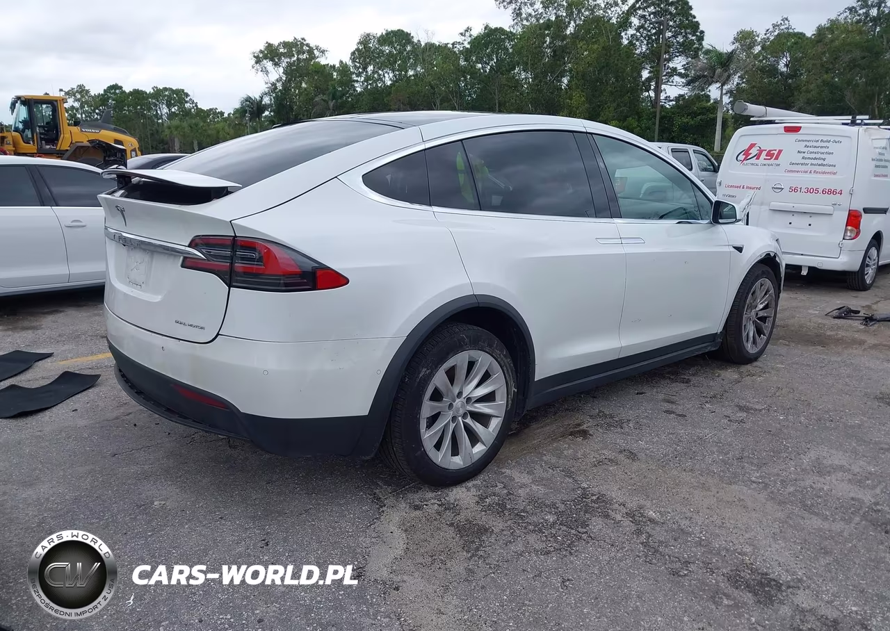 2020 Tesla Model X Long Range Dual Motor All-Wheel Drive-Long Range Plus Dual Motor All-Wheel Drive VIN:5YJXCAE23LF232653 - 4