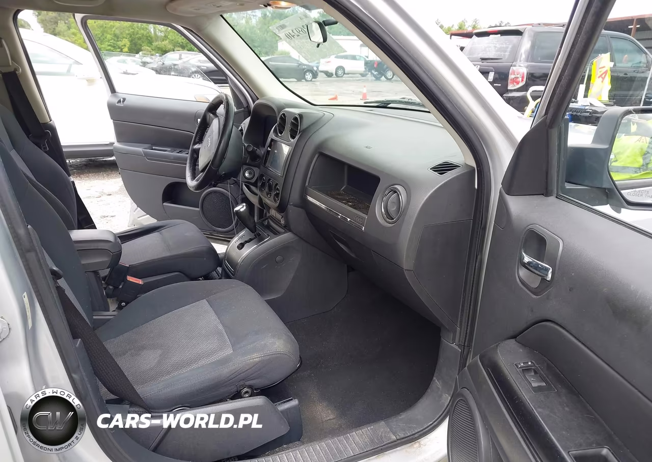 2009 Jeep Patriot Sport VIN:1J4FF28B79D237000 - 5